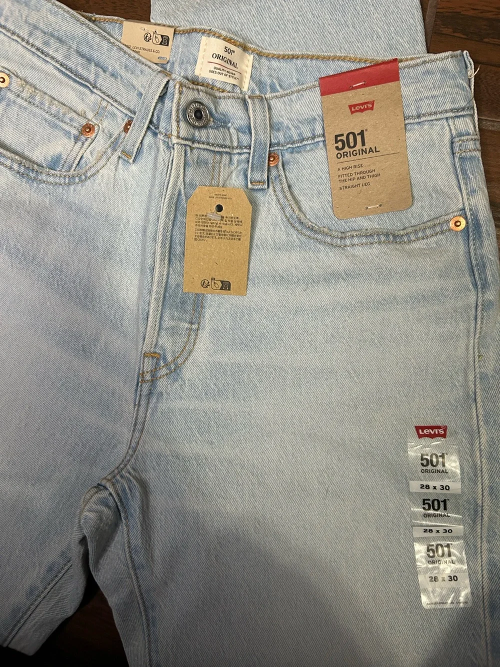 Levi’s 501 Original Straight Leg Jeans Women’s Light Wash Distressed Denim NWT - Picture 2 of 7